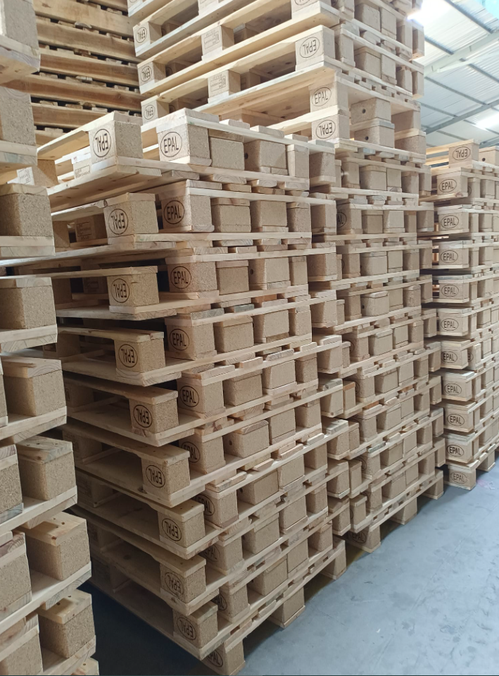 pallet gỗ thông cũ