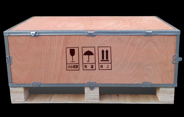 THÙNG GỖ CÓ NẸP GÓC SẮT