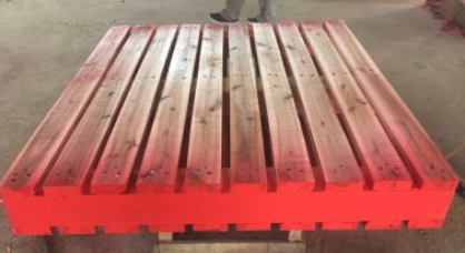 Pallet Gỗ Siêu Cứng Chắc Kê Hàng Cáp Điện – Kích Thước 1200 x 1200 – Sơn Đỏ Dùng Đố 90 x 90 – Bắt Vít