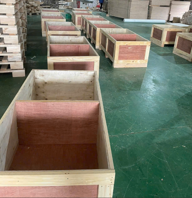 Thùng gỗ kín là gì? Ứng dụng & Lợi ích trong vận chuyển hàng hóa