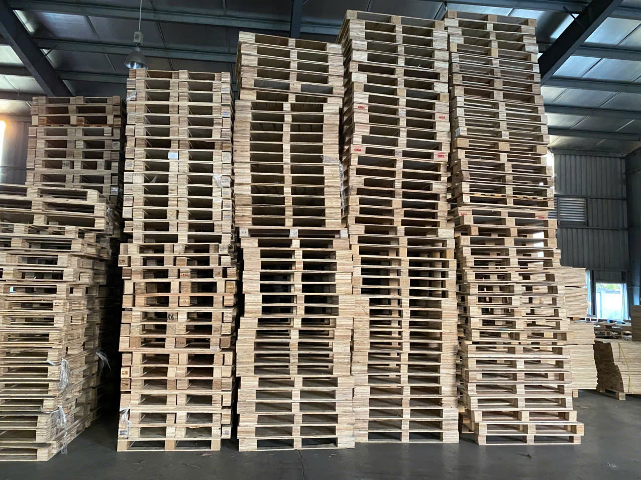 Pallet Gỗ Cũ Giá Rẻ -Chất Lượng Như Mới