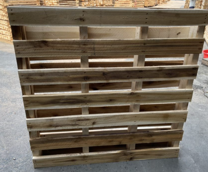 Pallet Gỗ 1500x1500mm rất phổ biến trong lĩnh vực logistics và vận chuyển hàng hóa